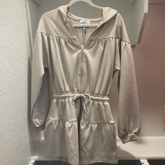 NWT Romper - Picture 4 of 7